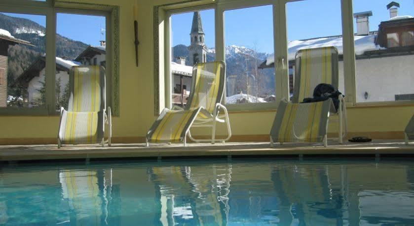 Residence Canada Pinzolo Bagian luar foto